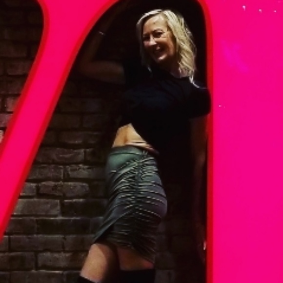 SKIRT SALE 🛍 3 for $15.00 🛍 - Picture 5 of 5